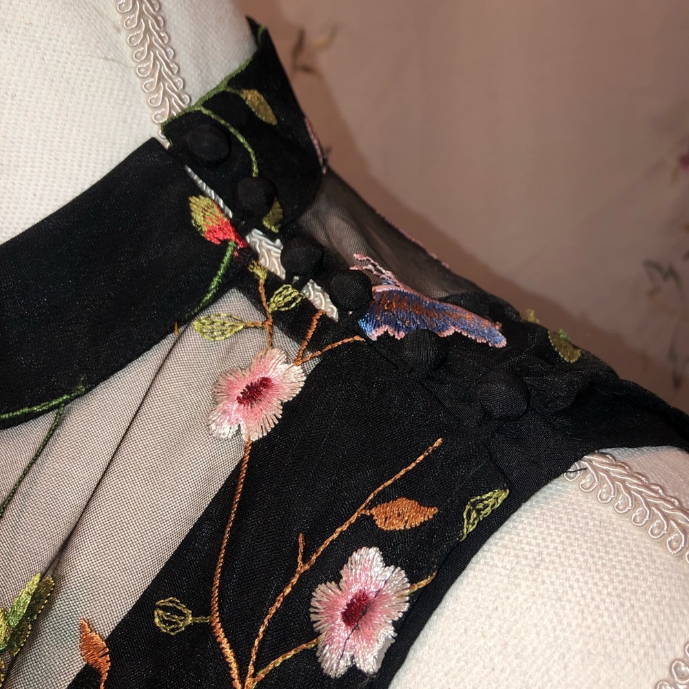 NWT Ecru Embroidered Dress - Picture 9 of 15